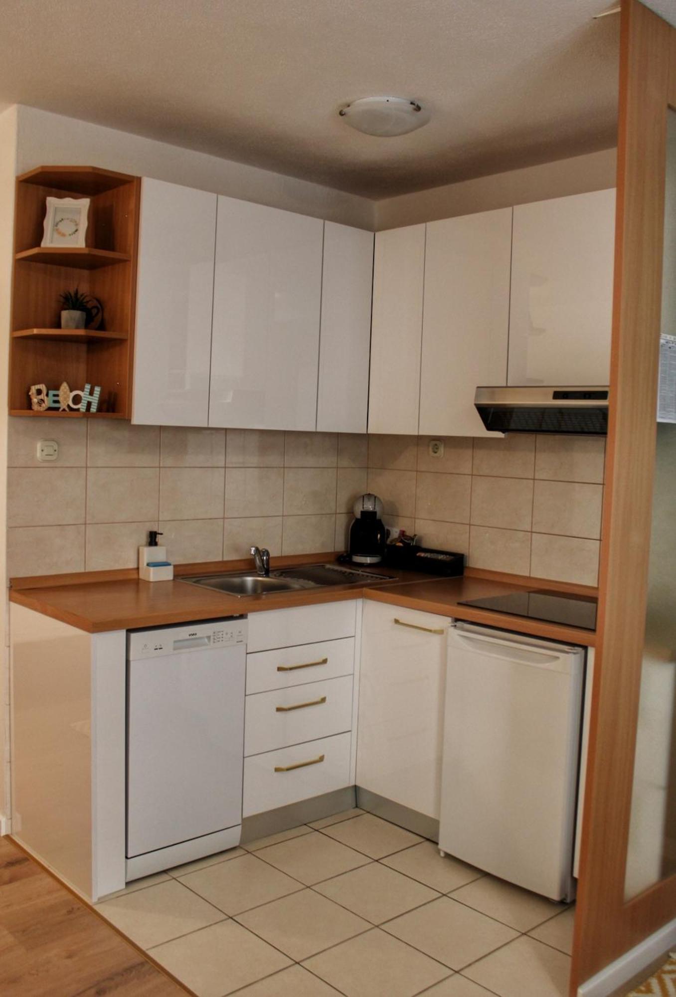 Studio Laura-Spacious Studio On The Main Beach Makarska Exterior photo