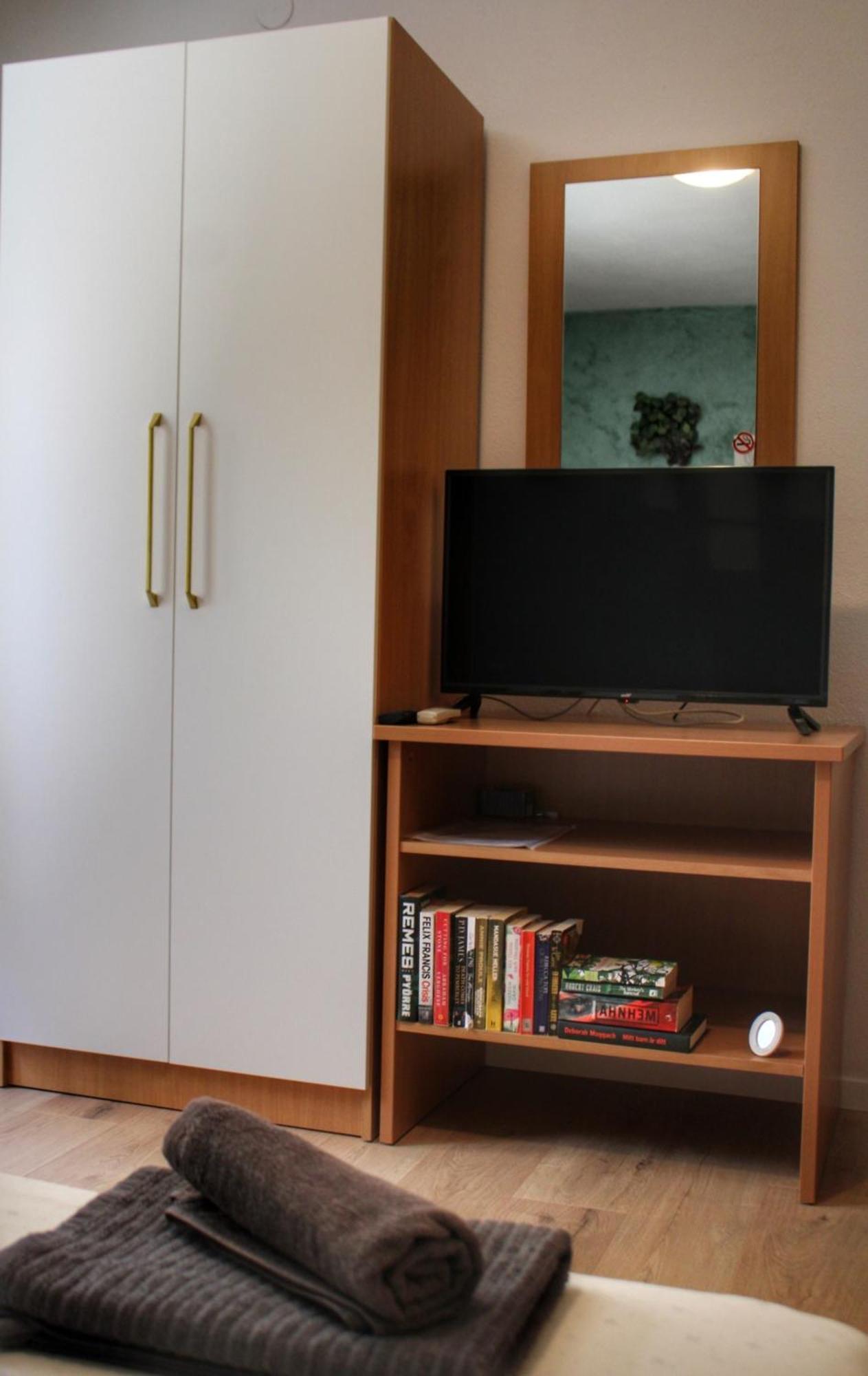 Studio Laura-Spacious Studio On The Main Beach Makarska Exterior photo