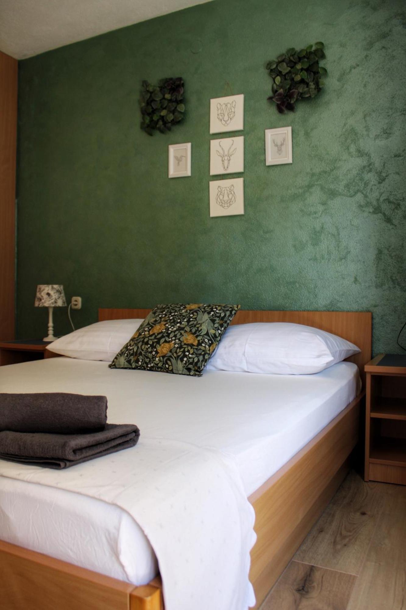 Studio Laura-Spacious Studio On The Main Beach Makarska Exterior photo