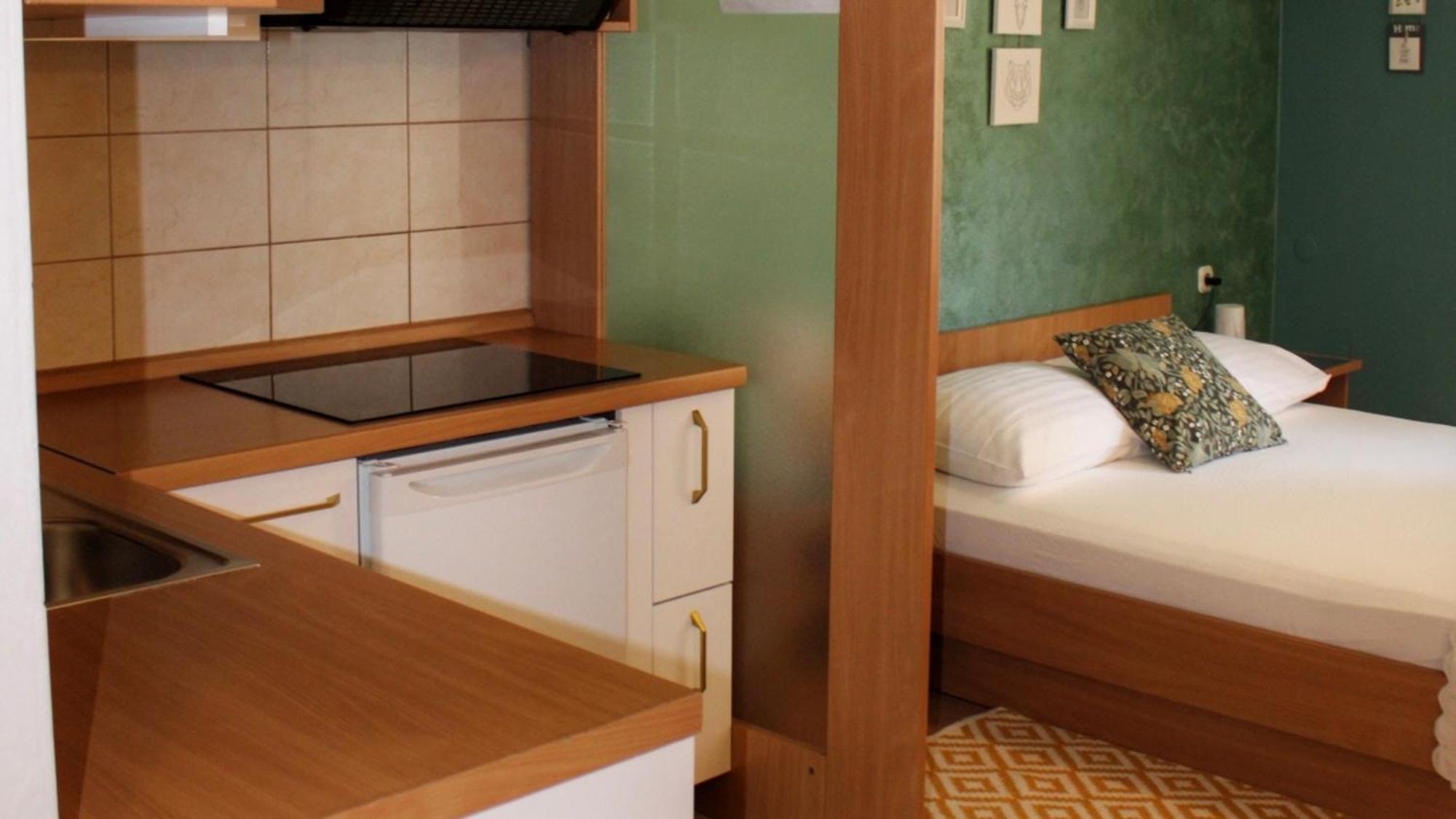 Studio Laura-Spacious Studio On The Main Beach Makarska Exterior photo