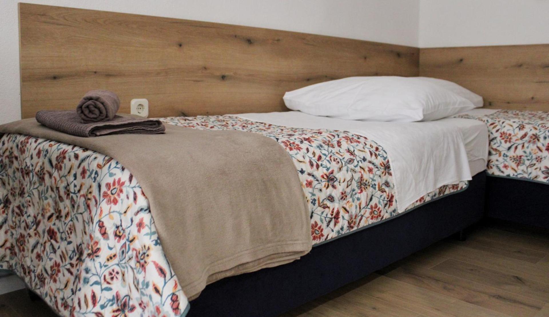Studio Laura-Spacious Studio On The Main Beach Makarska Exterior photo